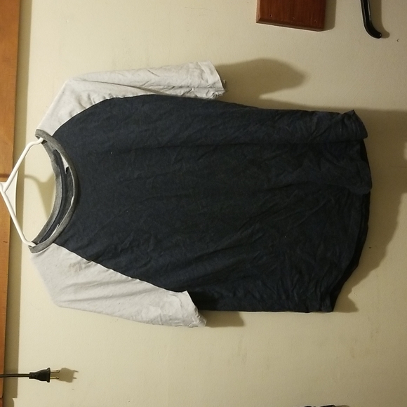 Old Navy Blue and White T shirt - Picture 1 of 3